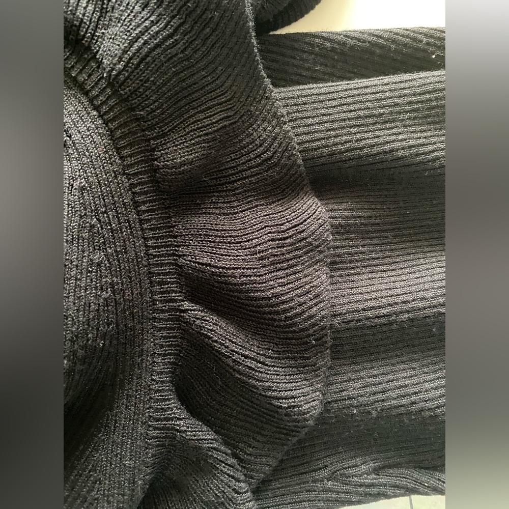 H&M Black Ribbed Racerback Ruffle Tank Top - Size XS - EUC - Picture 4 of 10